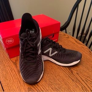 New Balance 860 Womens Running Shoes  9.5W